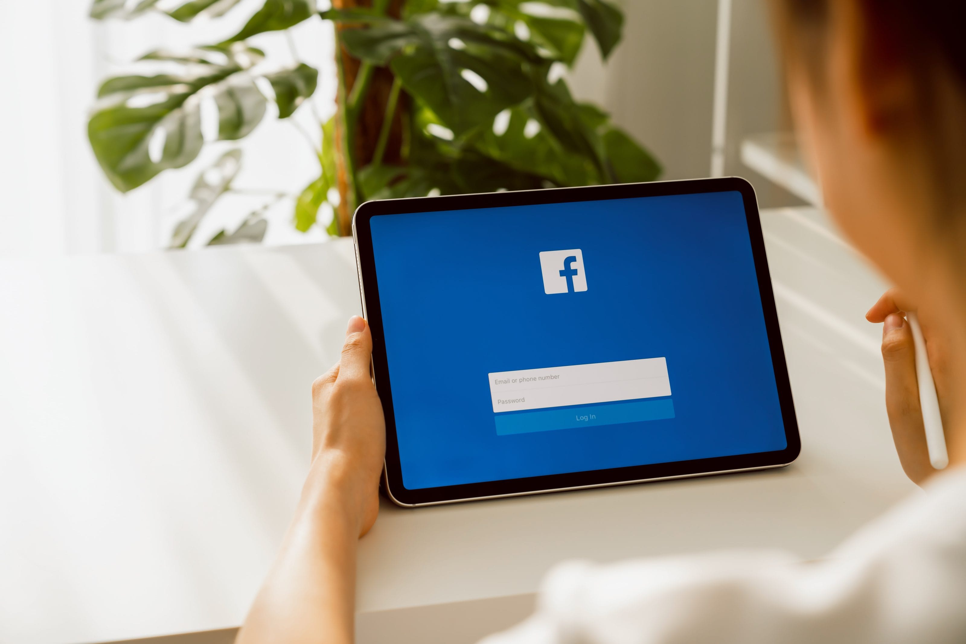 How to Run a Facebook Group